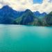 Urisee türkisfarbender See in der Schweiz, Berge